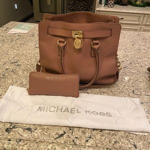 Large Michael Kors Hamilton Tote and Wallet
